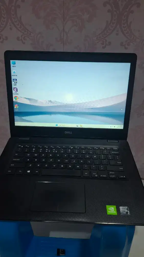 Laptop Dell i5 generasi 10