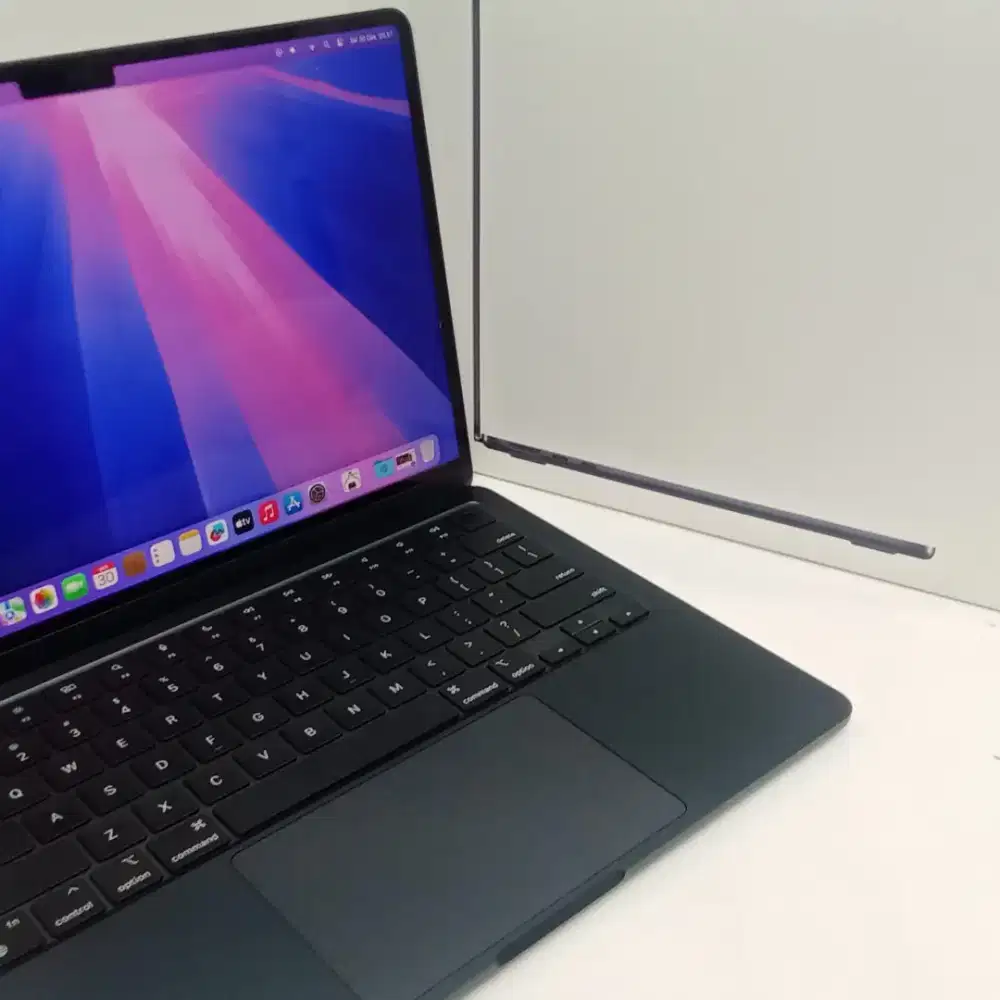 MacBook Air M2 2022 Chip Appel M2 RAM 16 SSD 256GB RESMI iBox