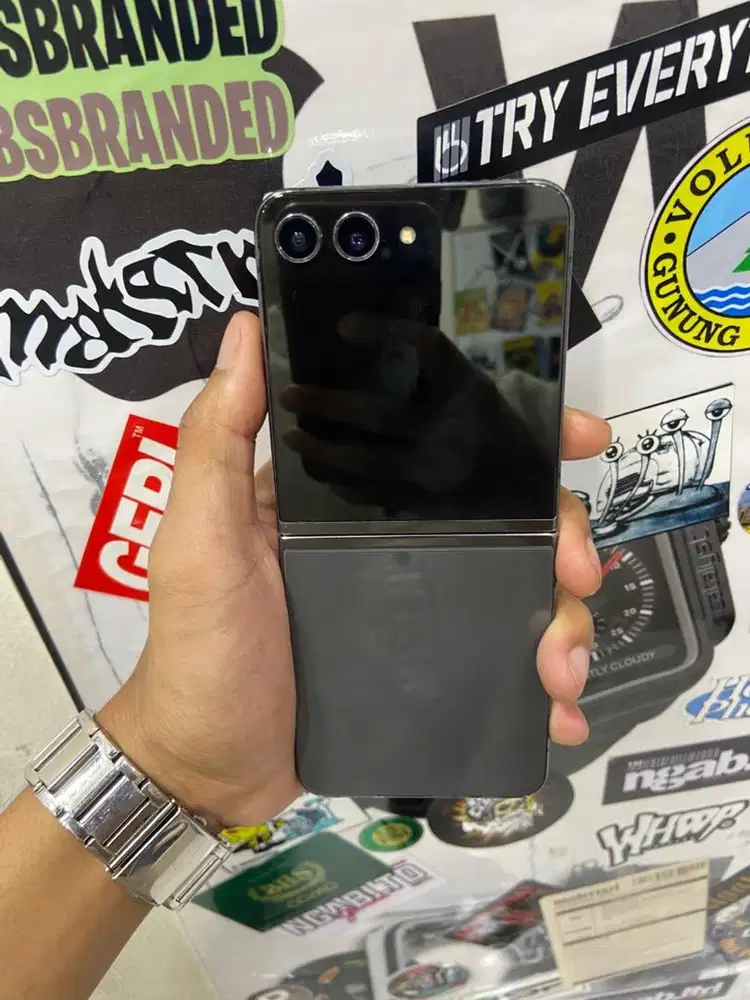 Samsung z flip5 8/256gb