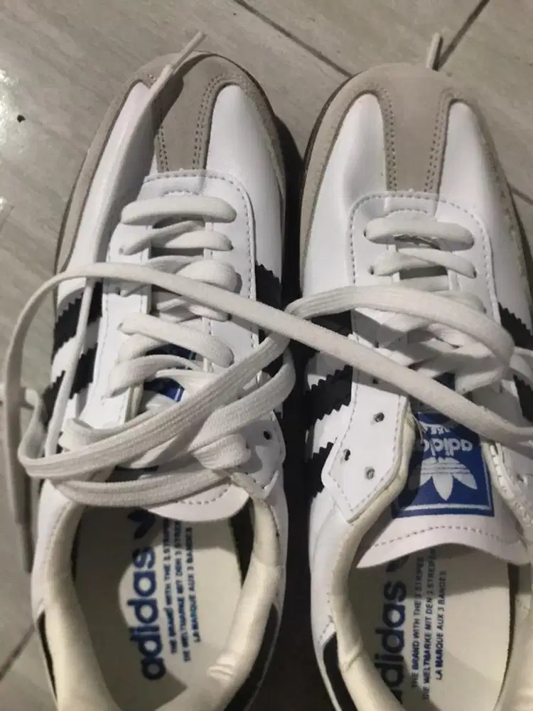 sneakers masih baru dan belum pernah di pakai