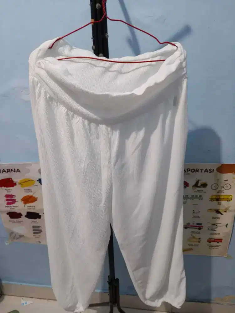Celana putih panjang H&M