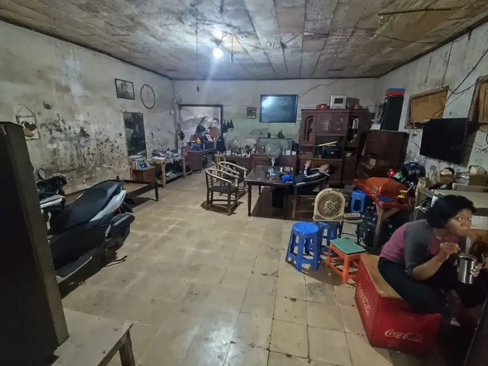 Rumah Hitung Tanah Luas 252m2 Lokasi Strategis di Tambora Jakarta Selatan