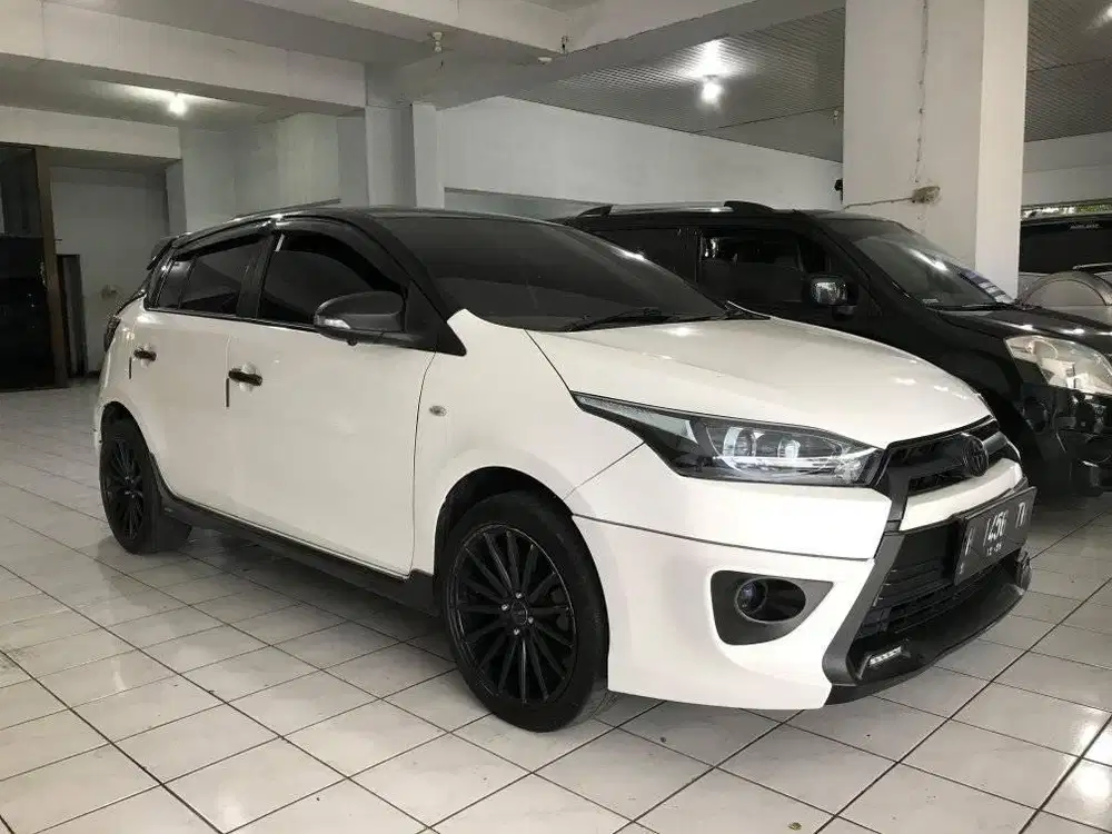 YARIS 1.5 E MANUAL 2014