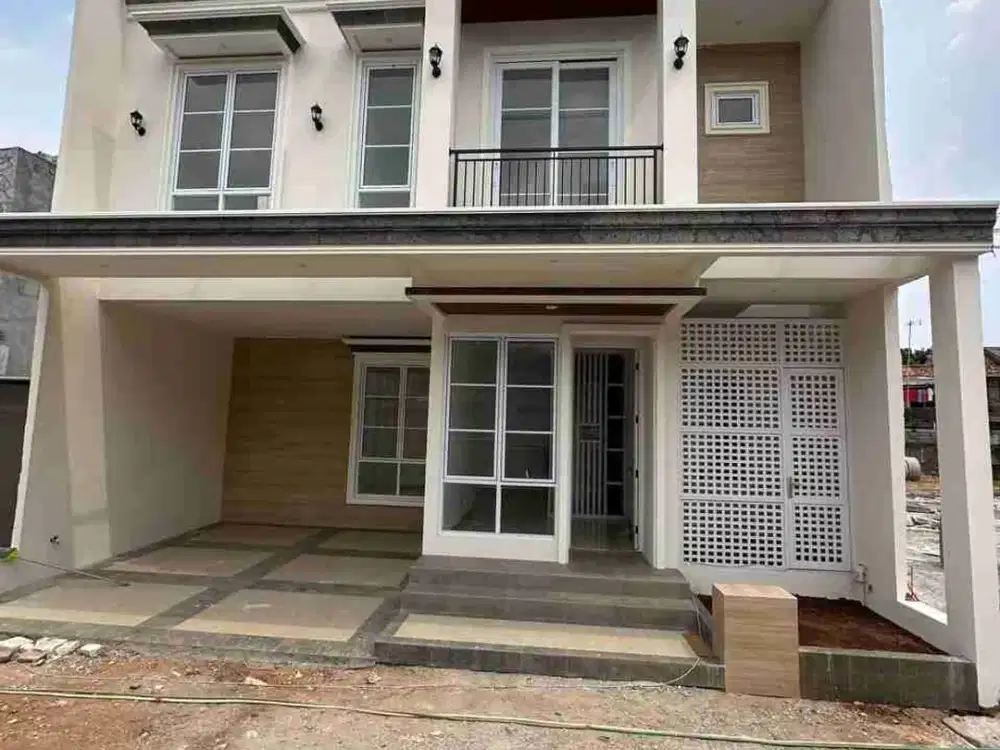 Rumah Baru Di Bambu Apus Jakarta Timur Siap Huni (002) dekat Tol & LRT, Carport 2