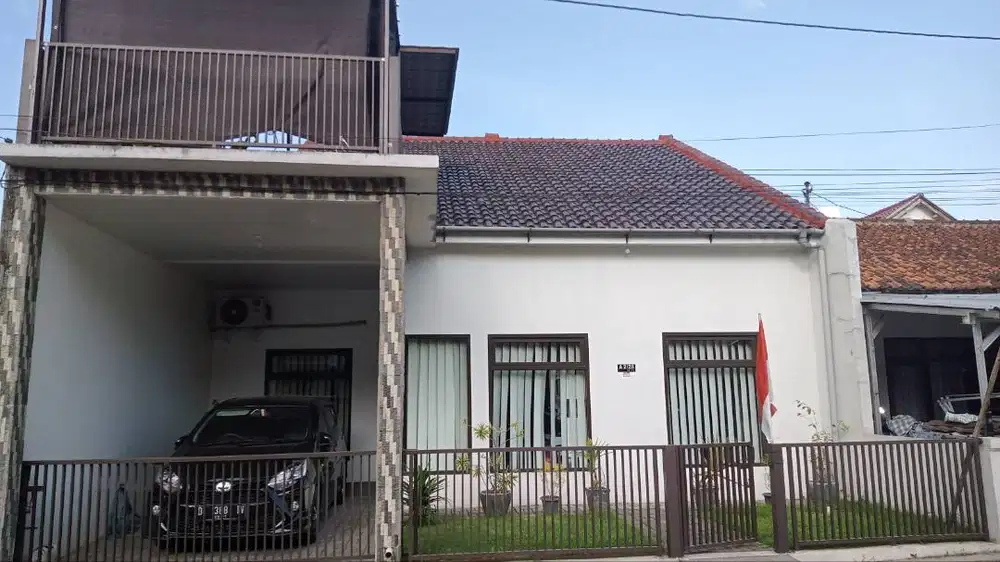 Rumah keluarga berkualitas tinggi di lingkungan nyaman