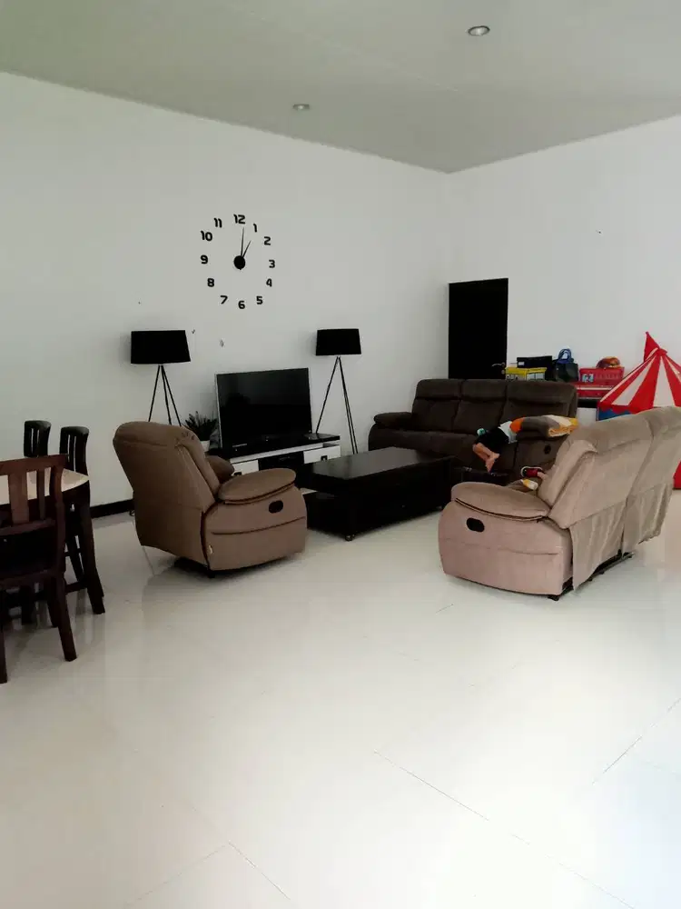 Rumah keluarga berkualitas tinggi di lingkungan nyaman