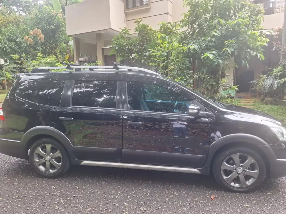 Nissan Grand livina 2013 Bensin