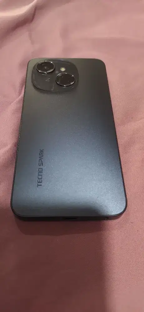 Techno Spark Go 1 Jaringan 4,5G Ram 4+4GB room 128GB hitam