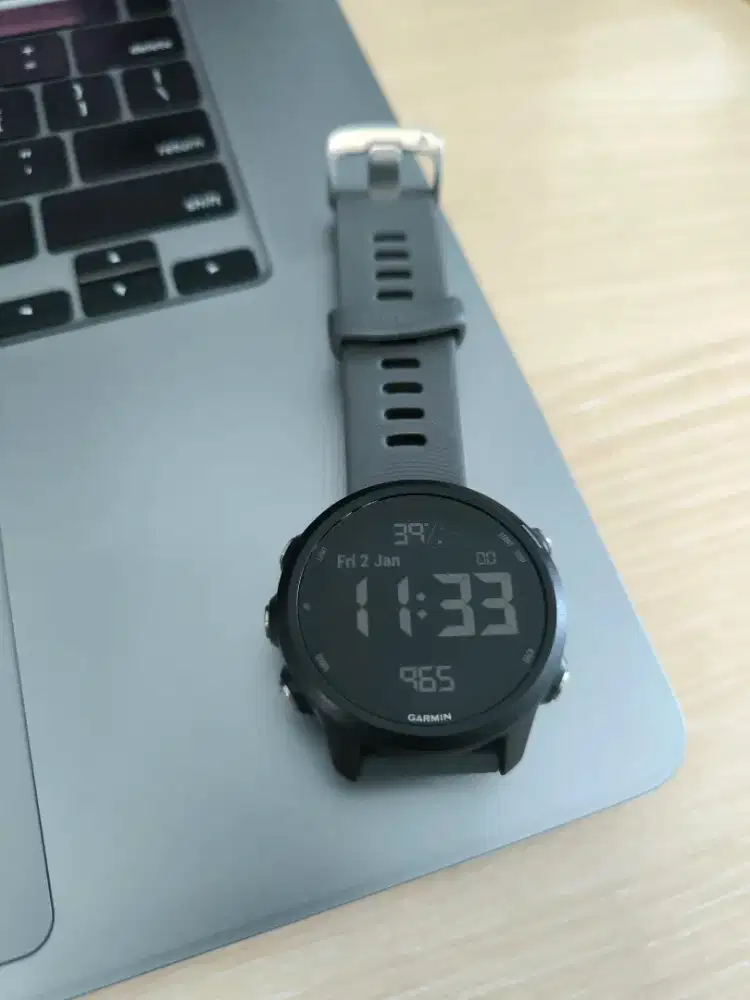 garmin forrunner 245 hitam