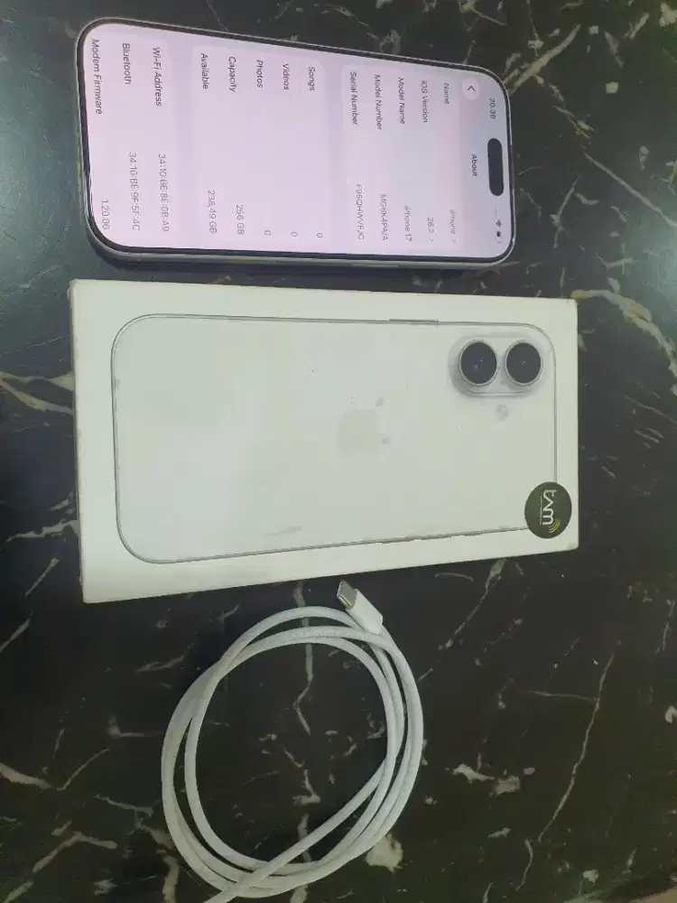 Iphone 17 256gb white garansi ibox 19 nov 2026 bh 100% fullsett ori