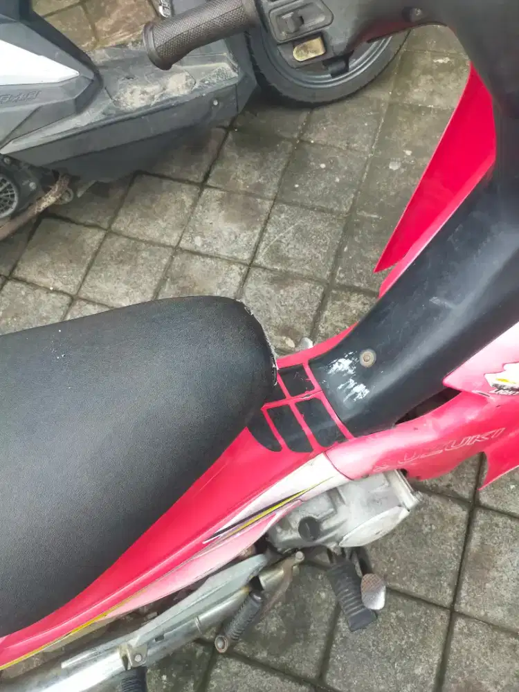 Di jual Motor Suzuki Smash 2004.