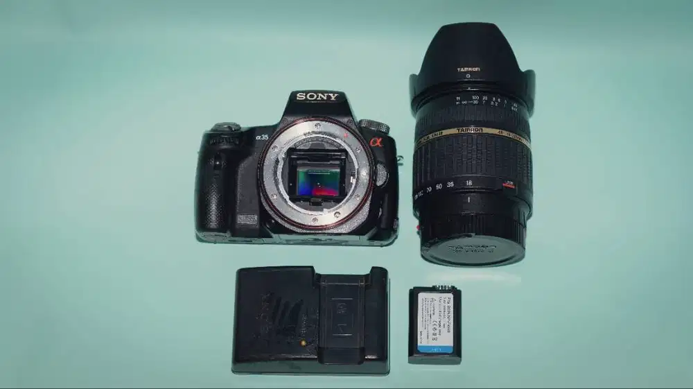KAMERA DSLR SONY SLT A35 LENSA ZOOM 18 - 200MM TAMRON MULUS LIKE NEW