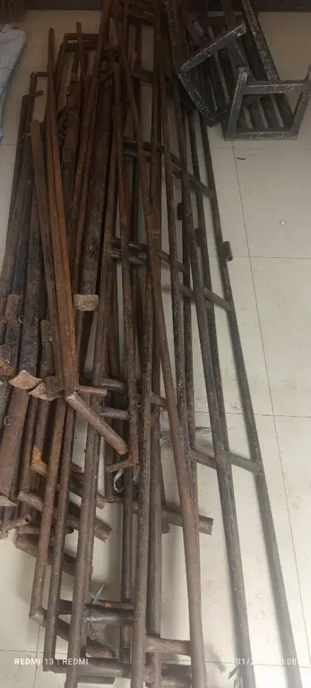 Tenda besi bongkar pasang