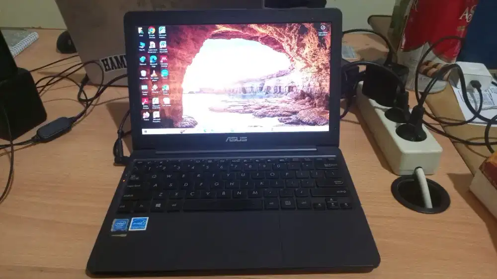 Notebook Asus E203NAH