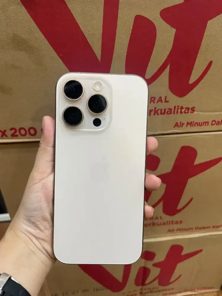 iPhone 16 pro 128 iBox