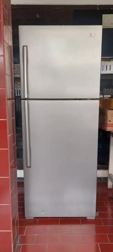 Kulkas Jumbo LG 2 Pintu 422 Liter Tidak Dingin Jual Apa Adanya
