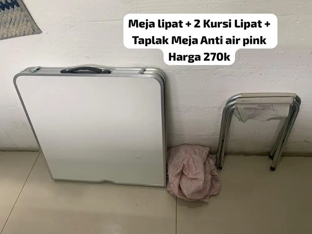 Meja lipat + taplak meja + 2 kursi lipat