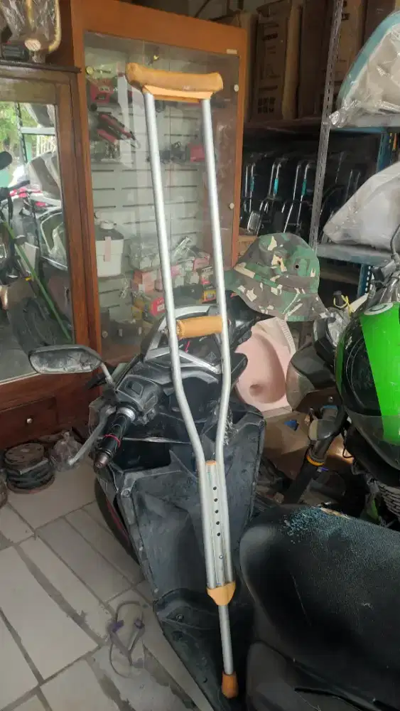 TONGKAT KRUK KETIAK KETEK WALKER