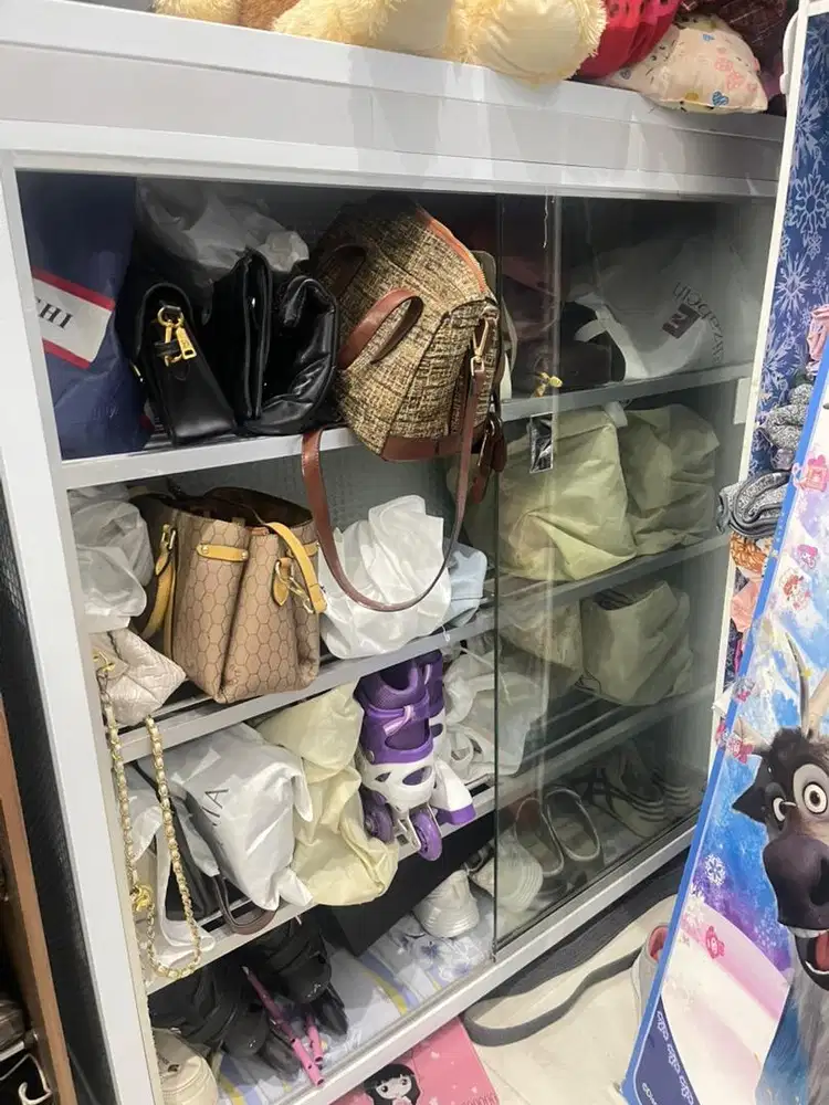 Lemari sepatu almunium