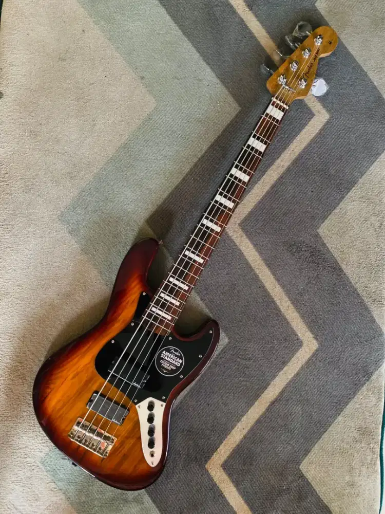 Bass fender 5string custom aktif