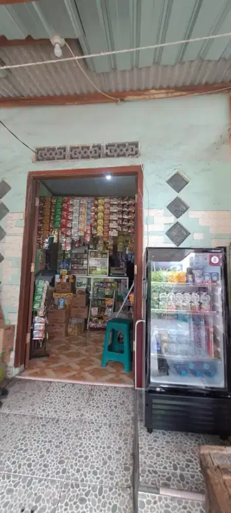 Dikontrakkan Rumah dan Isi Jualan Toko