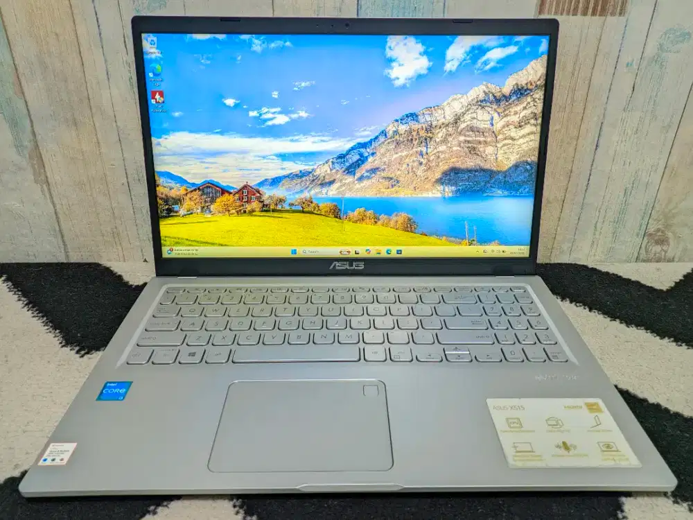 Asus Vibobook X515EA
 Intel Core i3 gen 11
RAM 8GB SSD 512GB