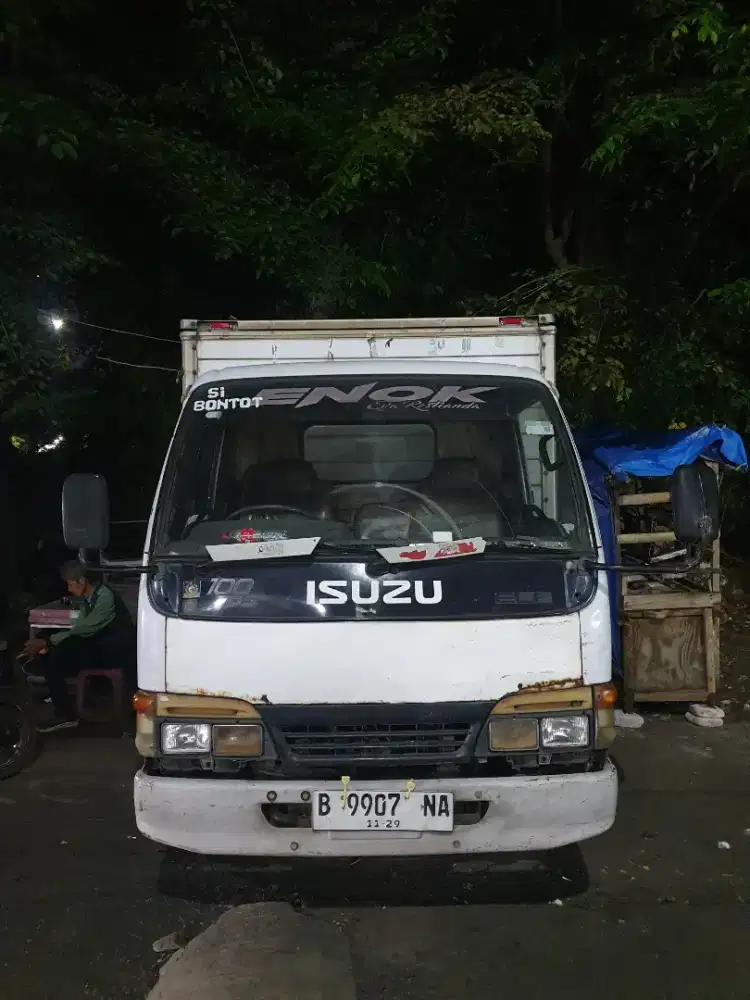 DIJUAL ISUZU ELF nkr-66 2002 Kabin rapi, mobil rapi.