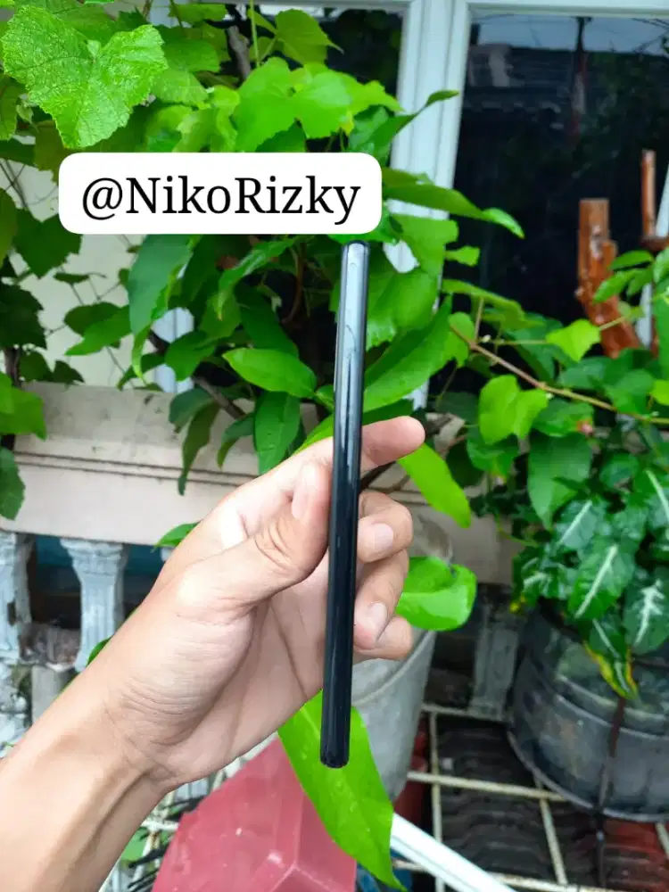 samsung A52S 5G 8/256 SEIN LIKE NEW