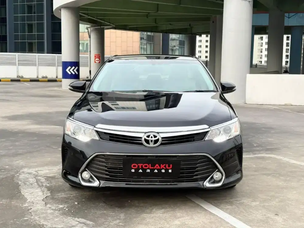 [KM Antik] Toyota Camry V 2.5 AT 2017