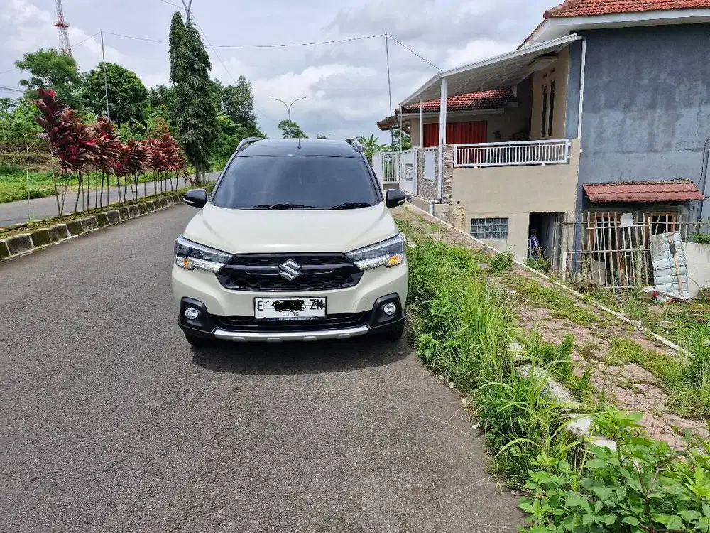 XL7 Alpha Hybrid 2 Tone. Istimewa. Km 6000. Tangan Pertama