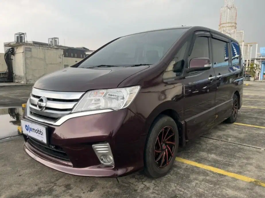 DP RENDAH - Nissan Serena 2.0 Highway Star Bensin-AT 2014 SIO