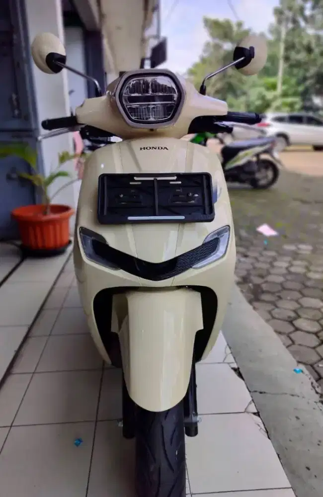 HONDA STYLO 160 CBS KREM