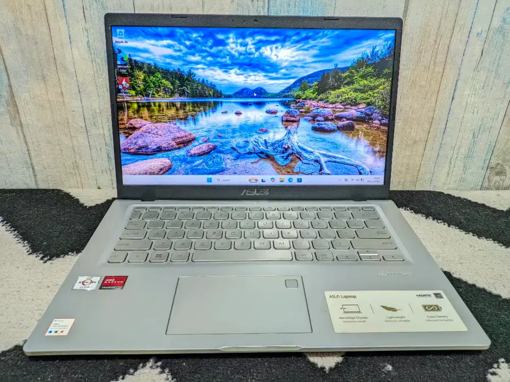 Asus Vibobook X415DAP
 AMD Athlon Silver RAM 4GB SSD 256GB