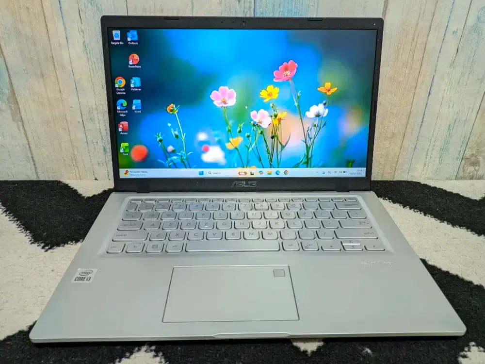 Asus Vibobook X415JAB
 Intel Core i3 gen 10 RAM 8GB SSD 512GB