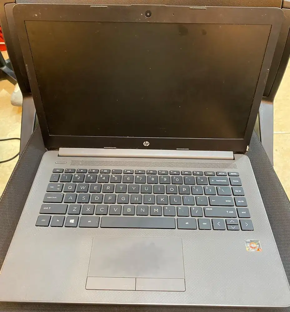 Hp amd ryzen 5 3500u ram 8/256 gb ssd