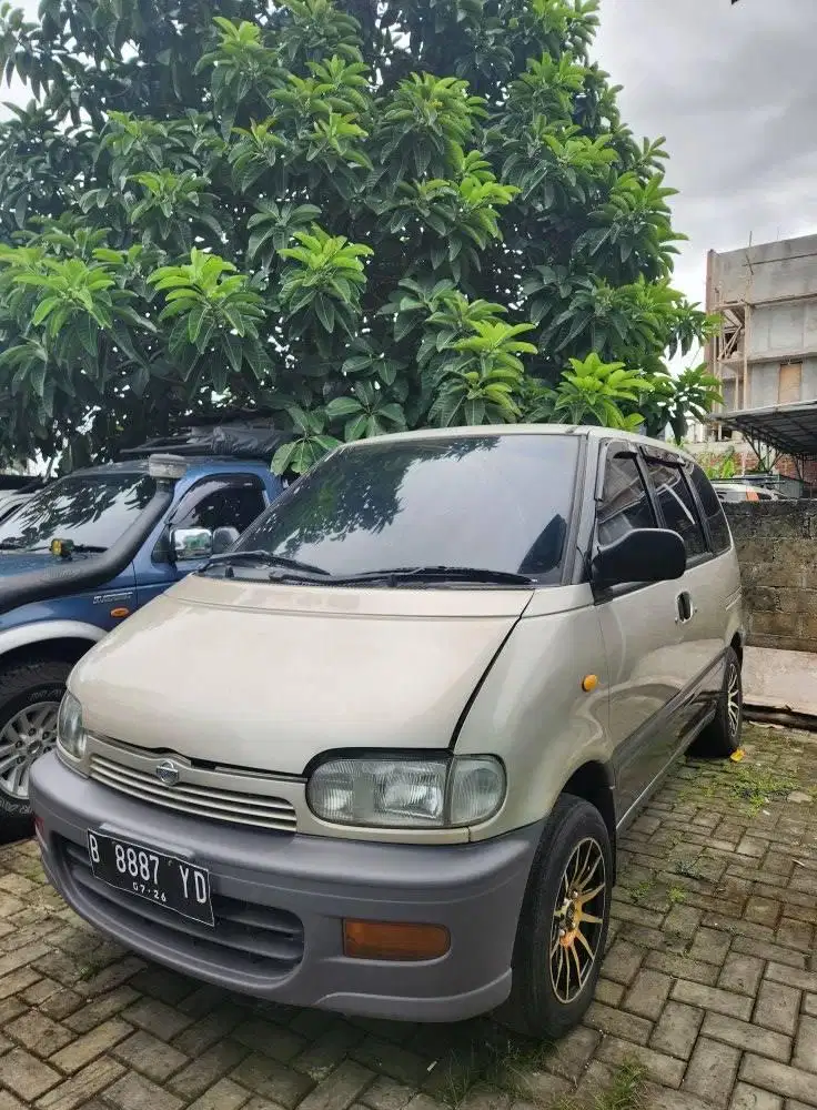 nissan c23 RWD 1600 cc jrg ada