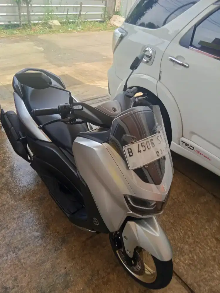 NMAX 155 2024 CONNECTED KEYLESS SILVER MATTE