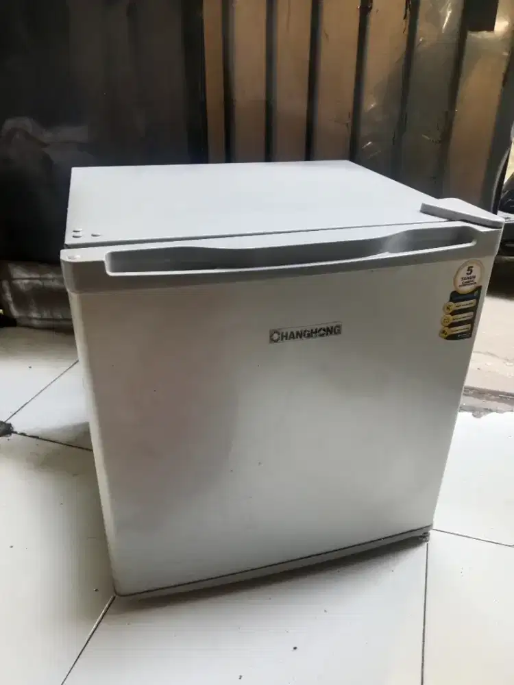 KULKAS MINIBAR CHANGHONG