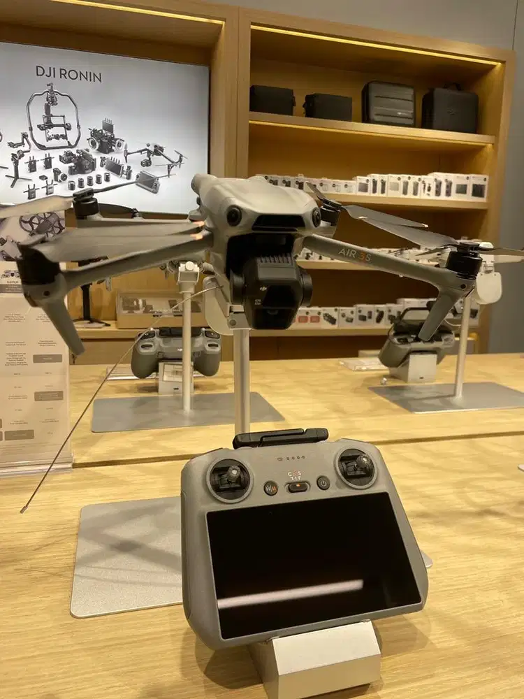 DJI AIR3S FLY MORE COMBO RC2 NEW