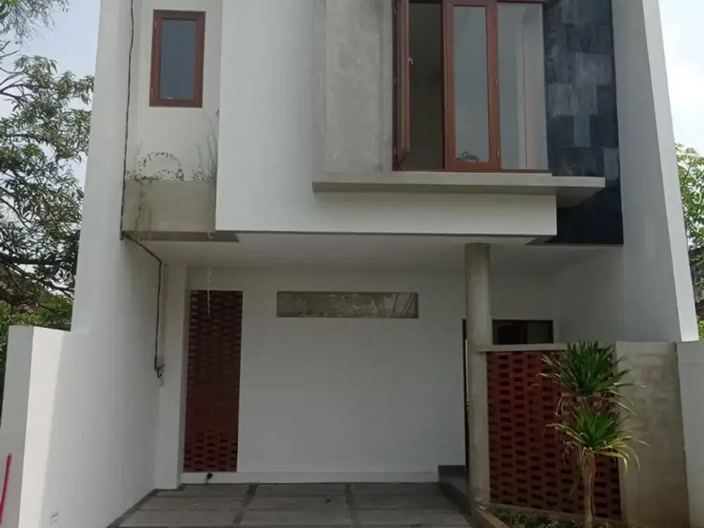 Rumah 2 Lantai Siap Huni Lokasi Strategis Dijual, Denpasar Utara