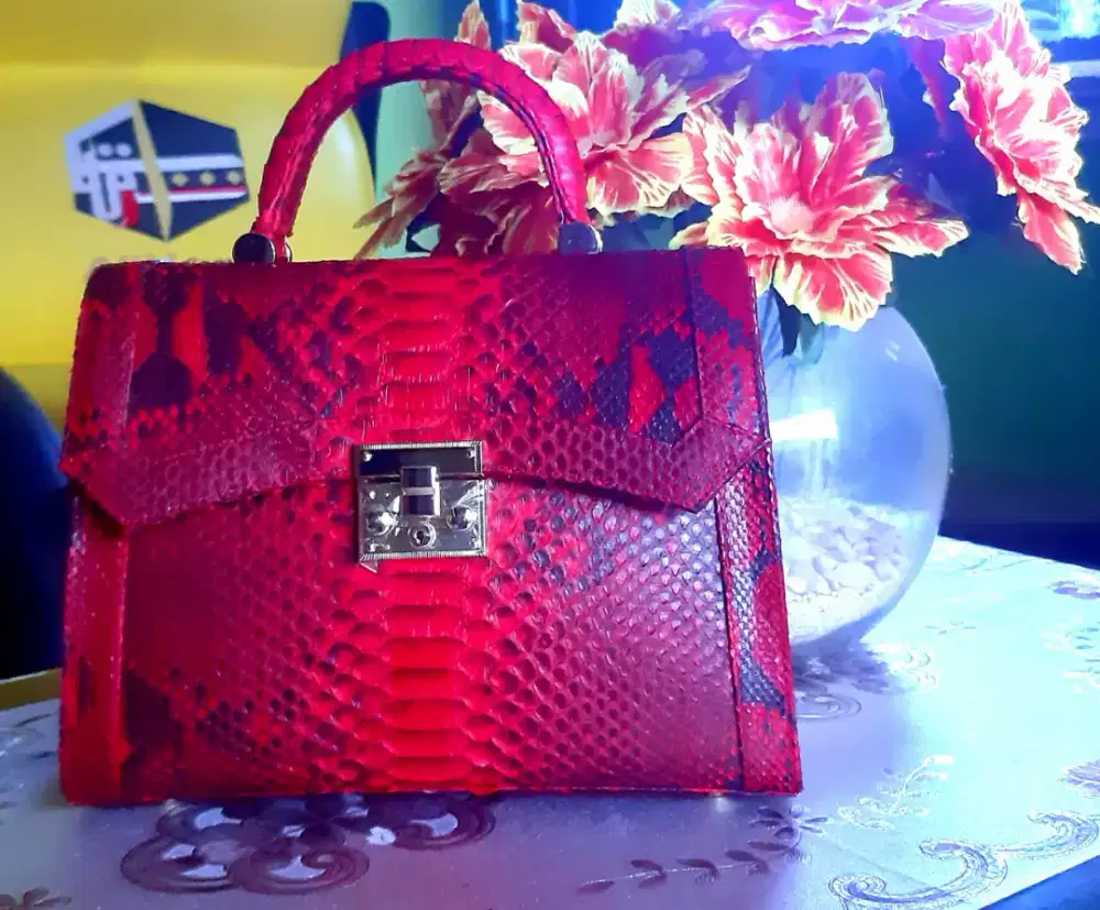 Tas wanita asli kulit