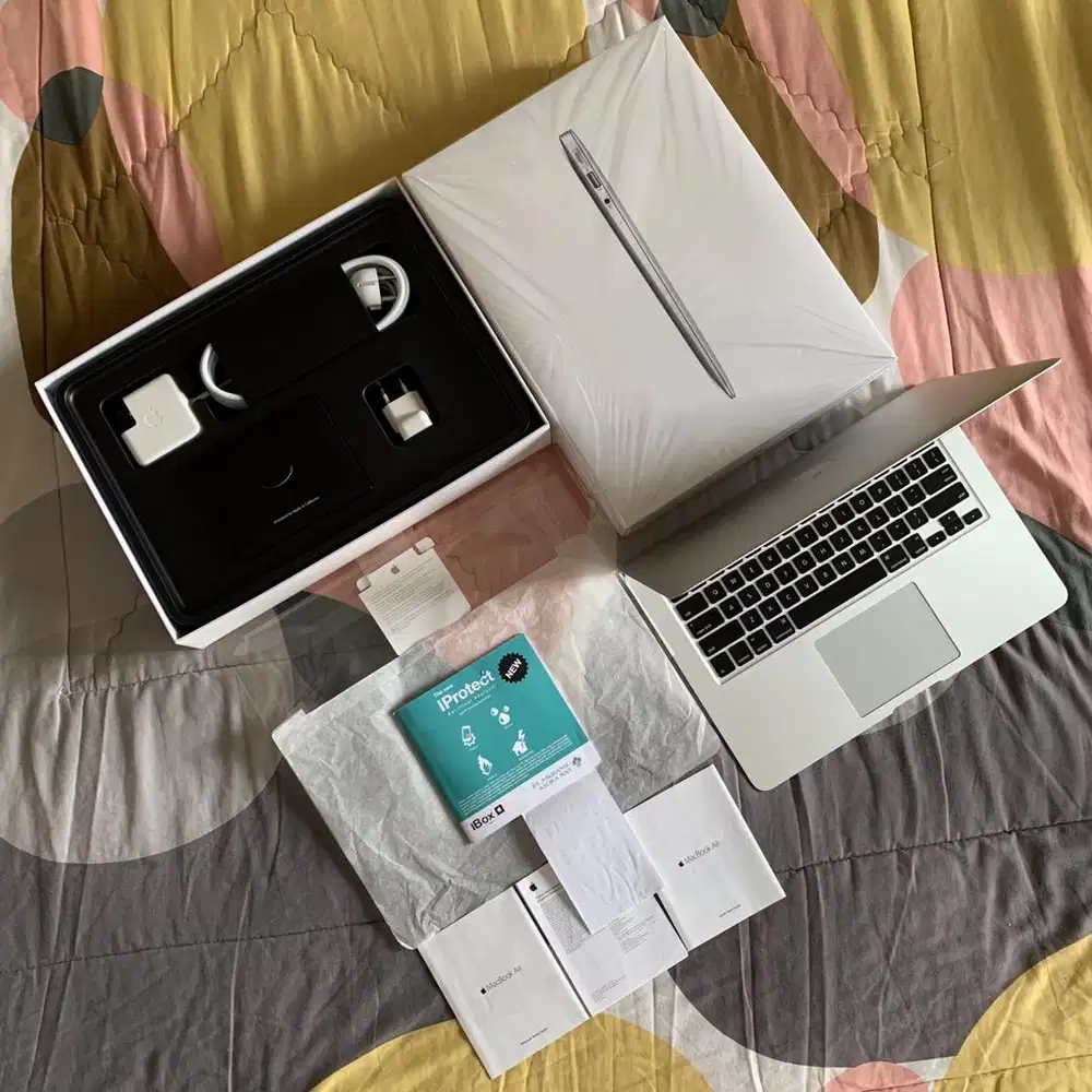 Macbook Air 13 ibox 2017 Like New