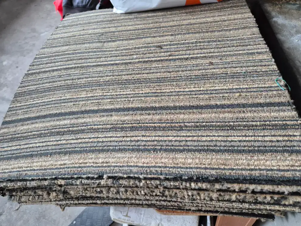 Karpet tile 60x60cm