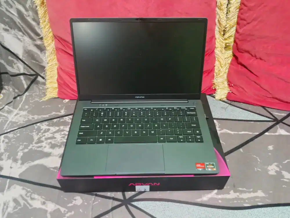 ADVAN SOULMATE PLUS Ram 8GB/256GB SSD AMD RYZEN 5 3500U