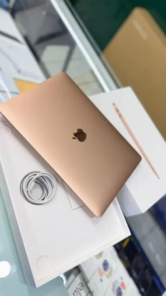 Macbook air m1 13 inch second 8/512gb