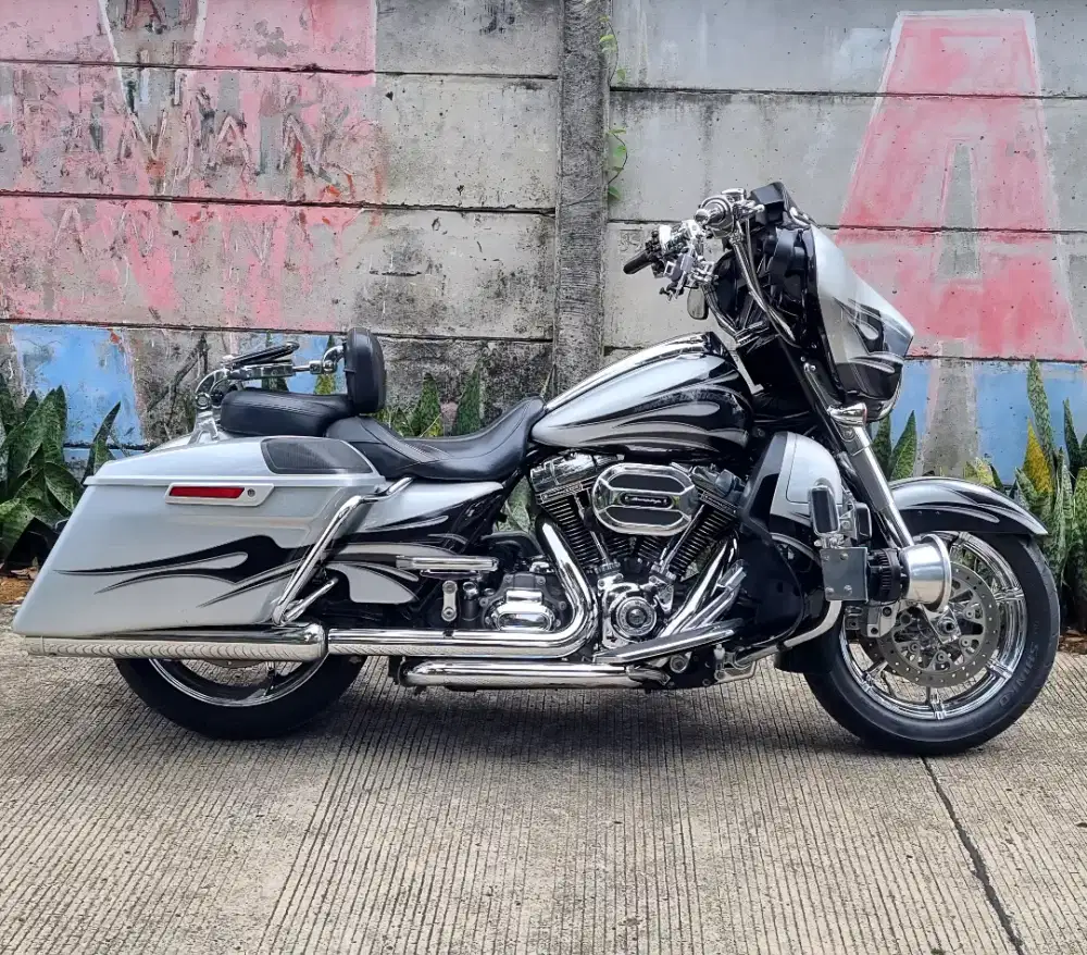 Harley Davidson Street Glide S CVO 2015