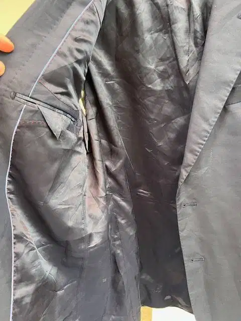 Jas Givenchy Biru Uk L  siap pakai  tidak ada sobek