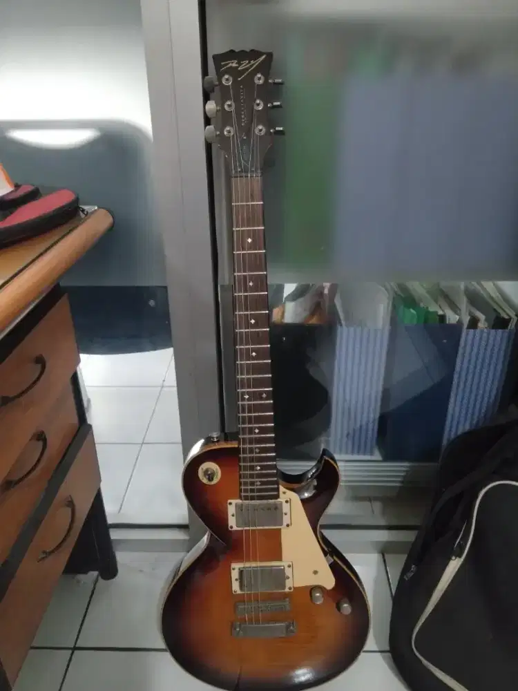 Gitar elektrik STRETTAVITA