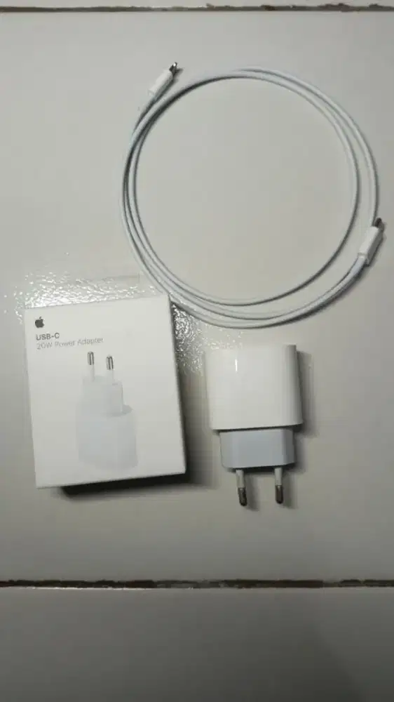 Charger / Adaptor iPhone 20W USB C to Lighting + Kabel ORIGINAL