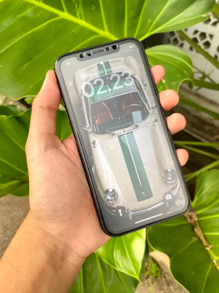 iPhone XR 64 GB hitam